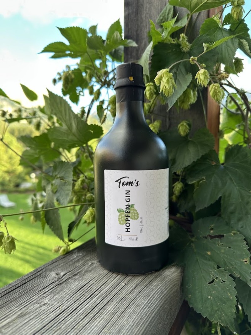 Feiner Hopfen und würzige Botanicals – Tom’s Hopfen Gin aus Finnentrop, NRW, 44% vo